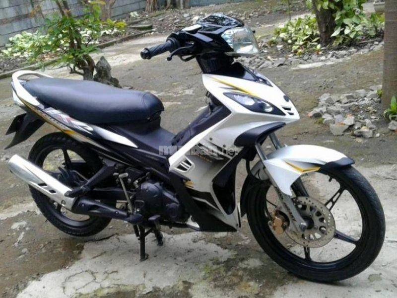 Xe Exciter 2009 màu trắng