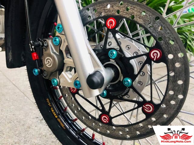 Heo dầu Brembo