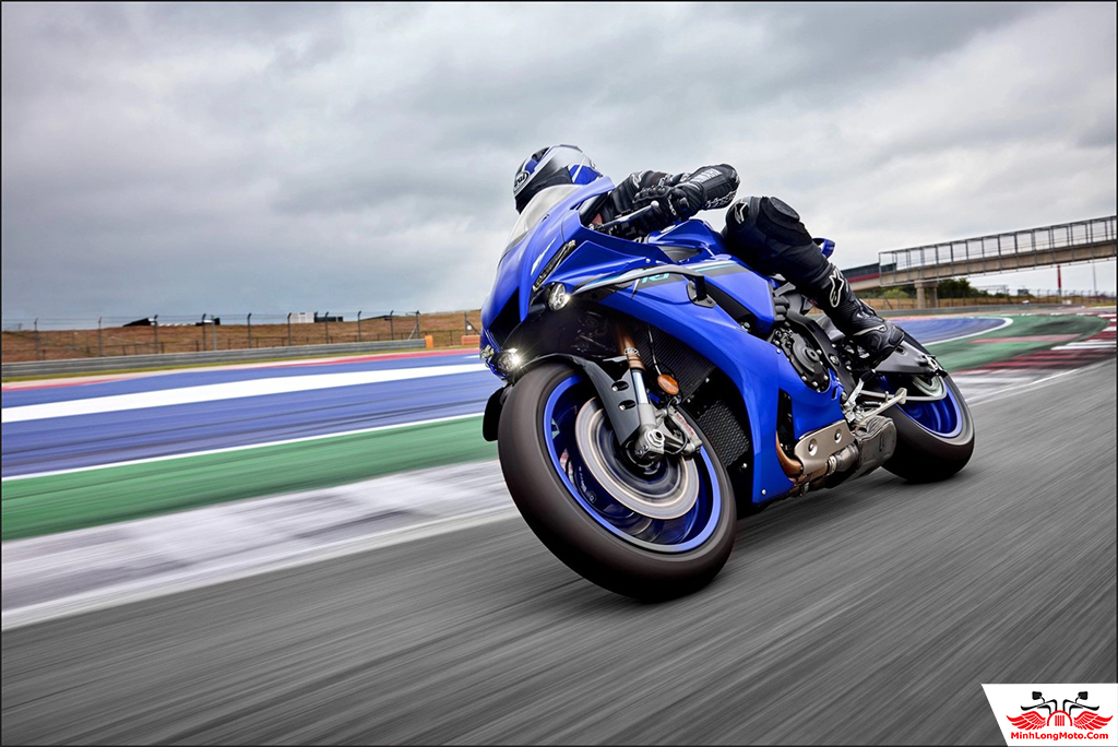 YZF-R1 thừa hưởng công nghệ hiện đại