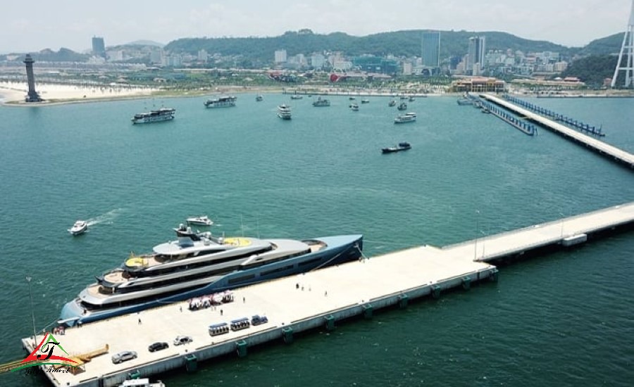 Hon Gai Port