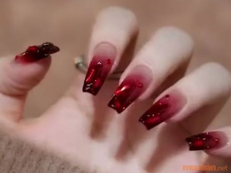 Mẫu nail ombre màu đỏ