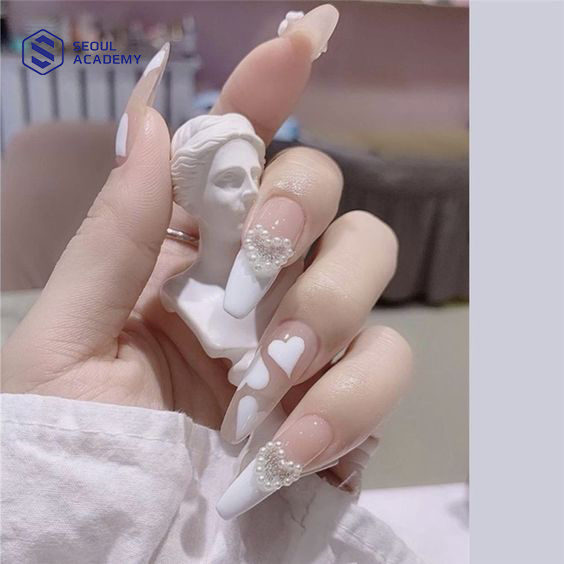 Nail xà cừ phù hợp để các nàng “diện” vào dịp Tết