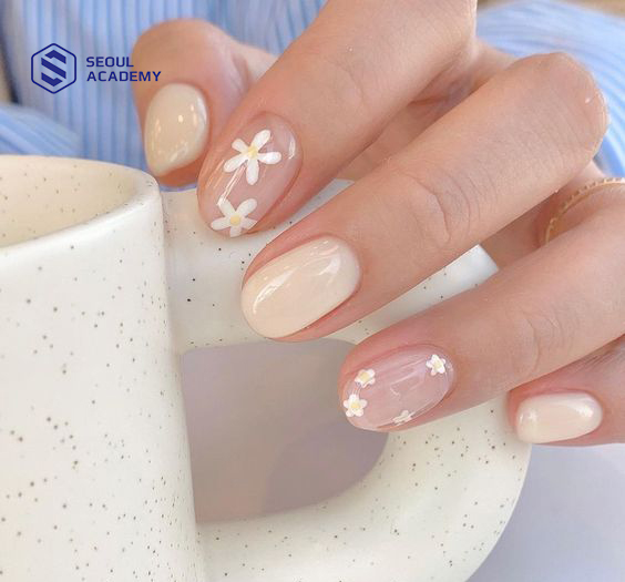 Mẫu nail tết màu trắng đốn tim chị em