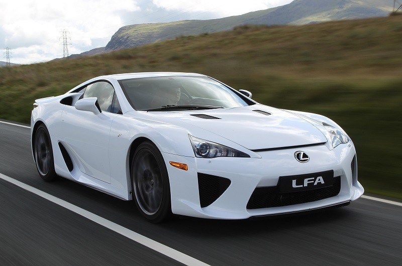 Xe Lexus mui trần LFA