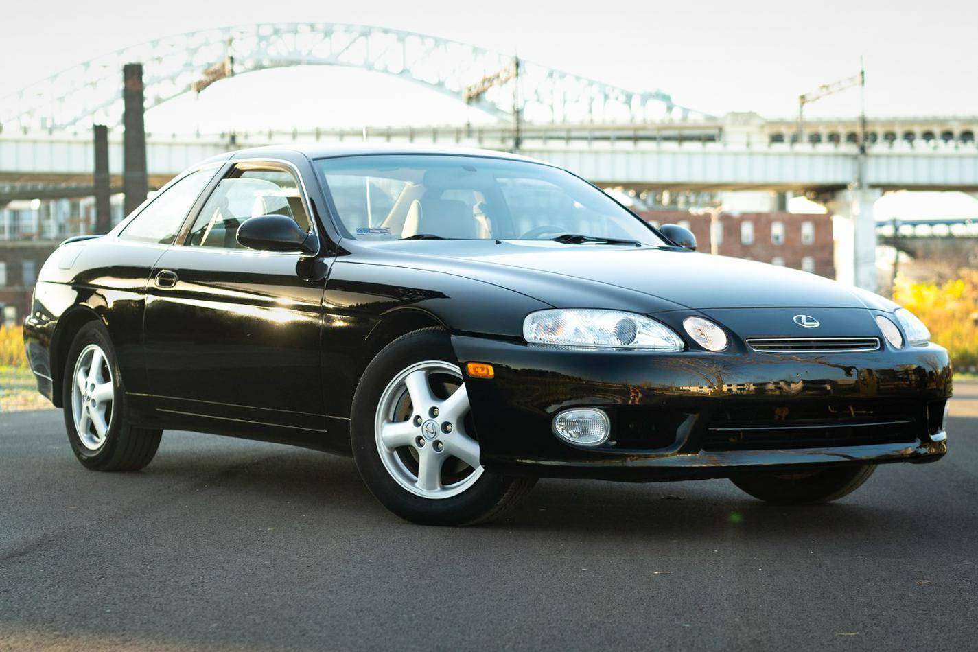 Xe Lexus SC 300